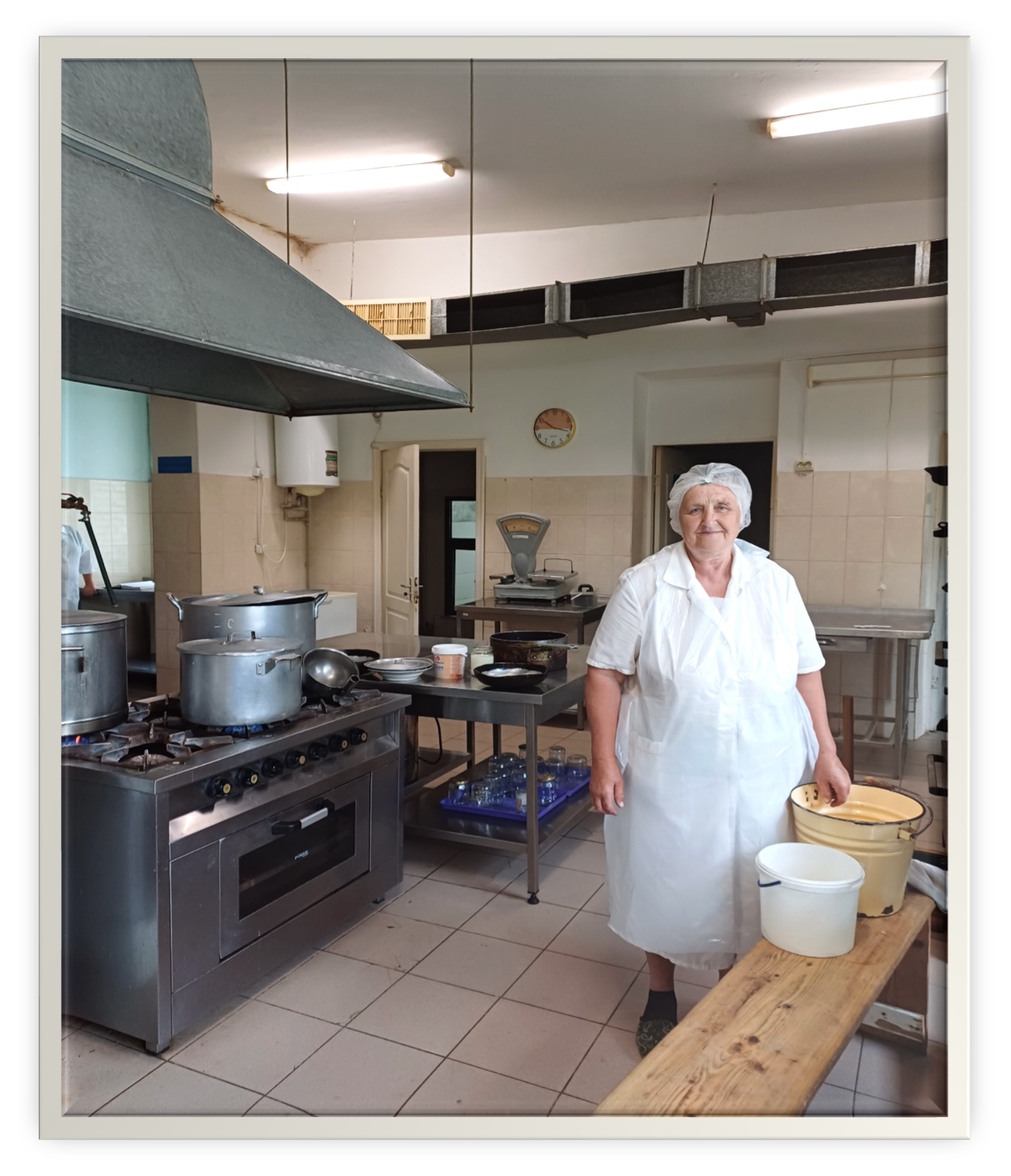 Допомога установам та піклування про людей