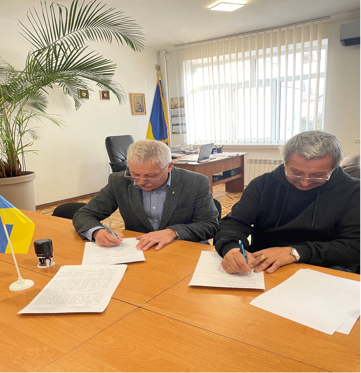 Співробітництво та науково-практичне консультування