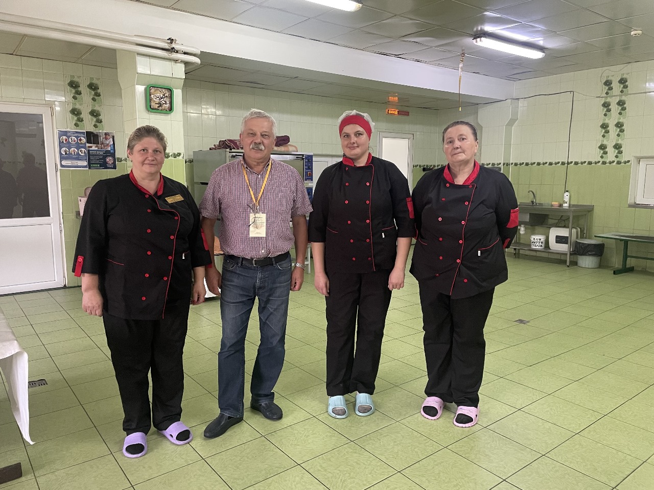 Програму інституційного харчування всесвітньої продовольчої програми ООН завершено