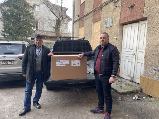 Фермери та військові вчергове отримали гуманітарну допомогу